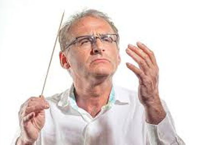 Krzesimir Debski chef d'orchestre et compositeur